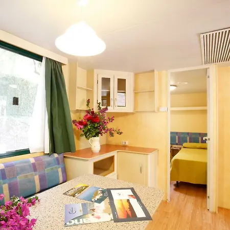 Baia Di Campi Prázdninový areál 3*