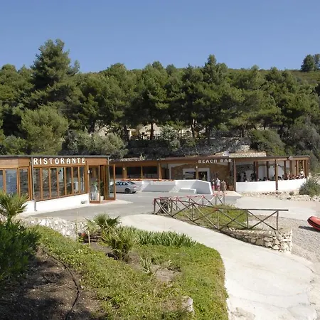 Πάρκο διακοπών Baia Di Campi 3*