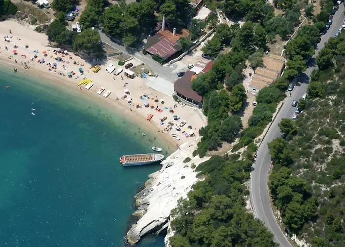 Parque de vacaciones Baia Di Campi 3*