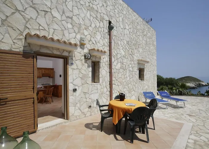 Aldeamento Turístico Baia Di Campi 3*